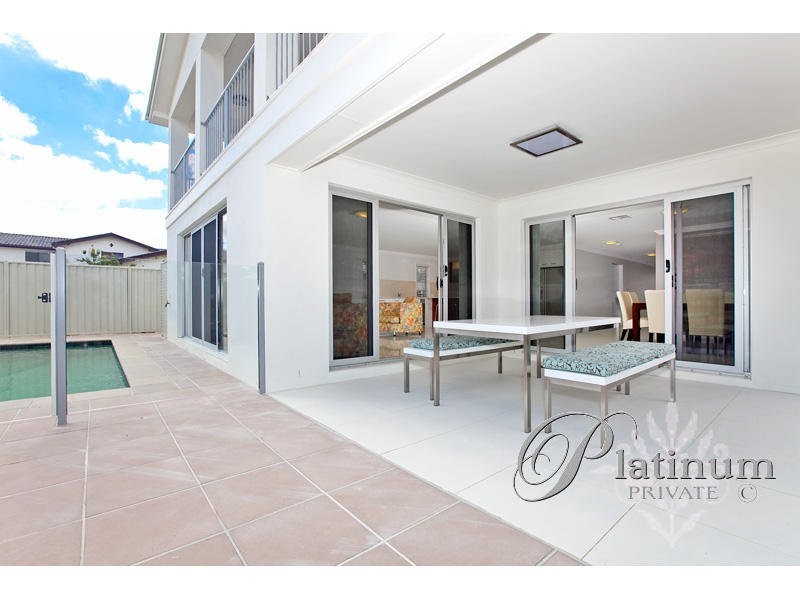 14 Riverston Court, Carindale QLD 4152