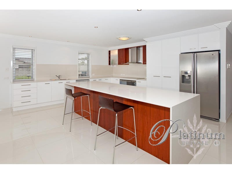 14 Riverston Court, Carindale QLD 4152