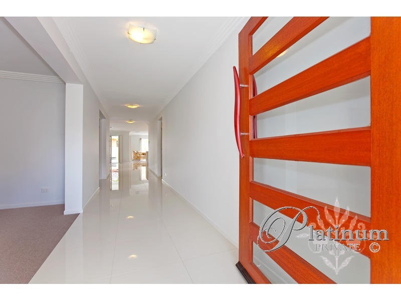 14 Riverston Court, Carindale QLD 4152