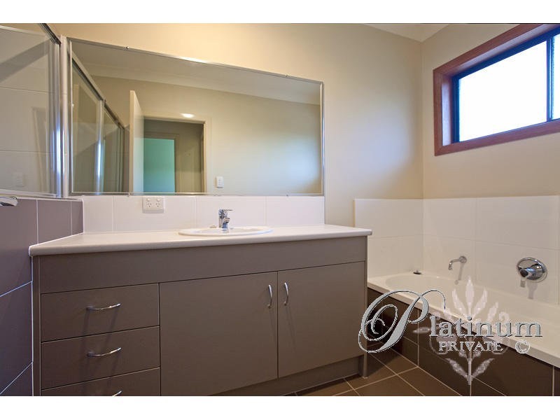 100 Cadogan Street, Carindale QLD 4152