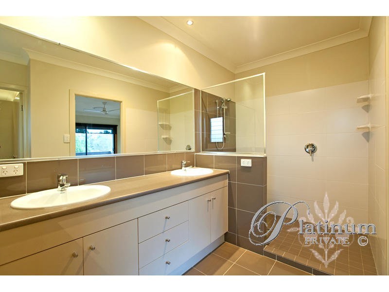 100 Cadogan Street, Carindale QLD 4152