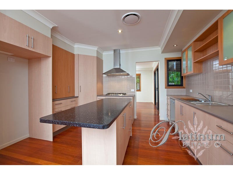 100 Cadogan Street, Carindale QLD 4152