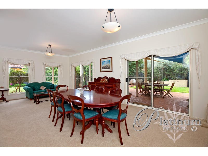 12 Sunset Place, Carindale QLD 4152