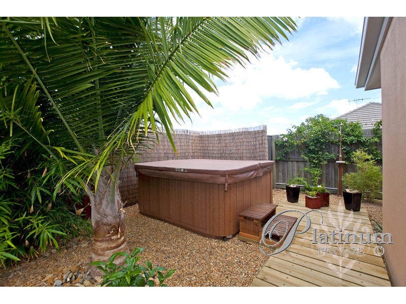 83 Mossvale Drive, Wakerley QLD 4154