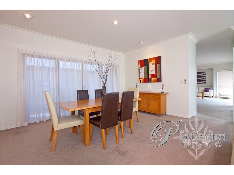 83 Mossvale Drive, Wakerley QLD 4154