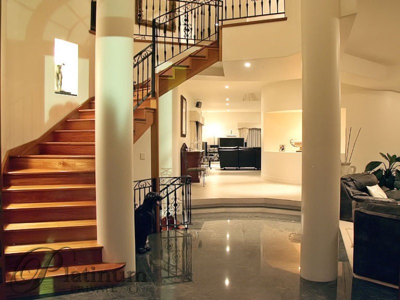 35 Holborn Crescent, Carindale QLD 4152