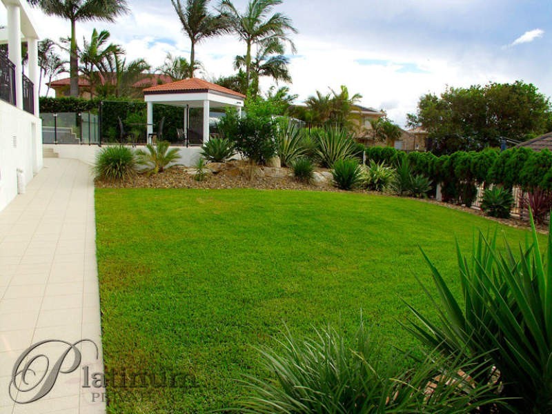 35 Holborn Crescent, Carindale QLD 4152