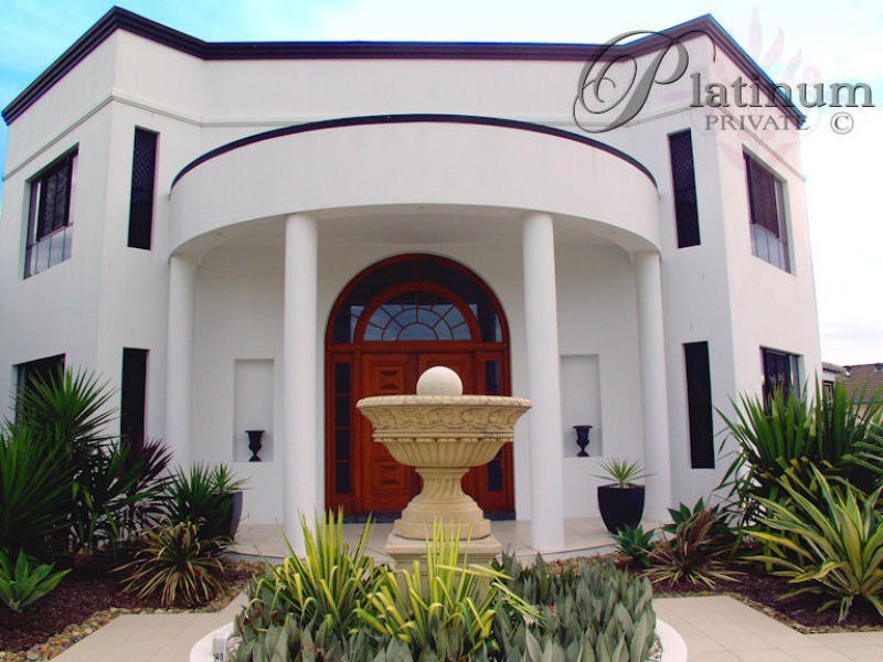 35 Holborn Crescent, Carindale QLD 4152