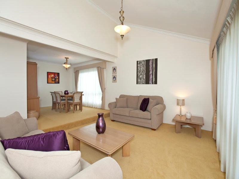 94 Donnington Street, Carindale QLD 4152