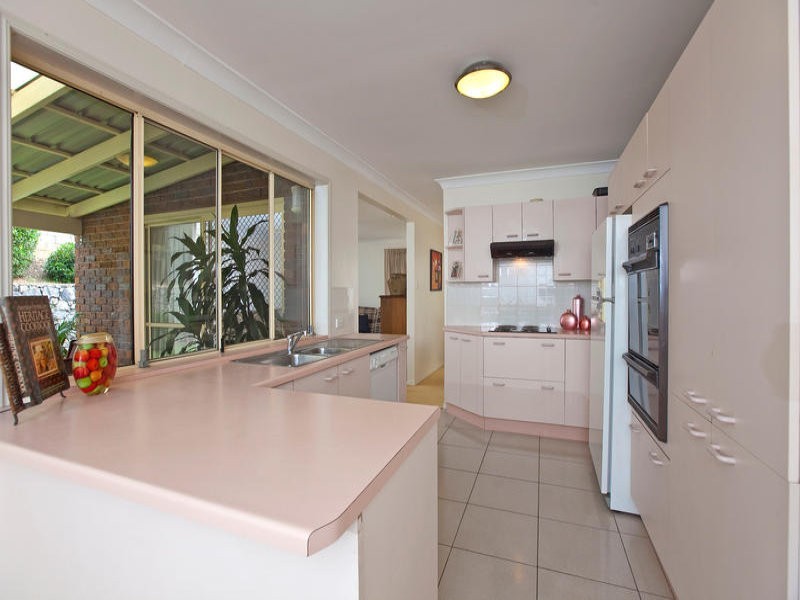 94 Donnington Street, Carindale QLD 4152