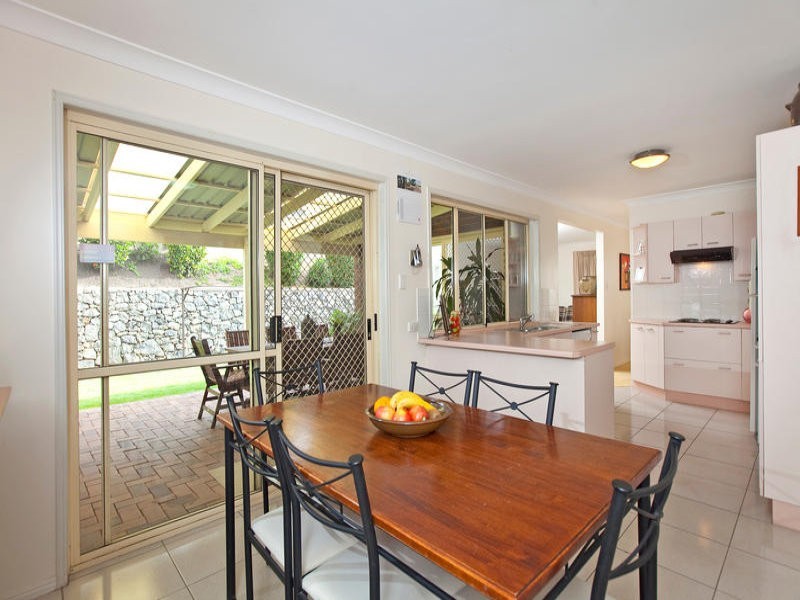 94 Donnington Street, Carindale QLD 4152