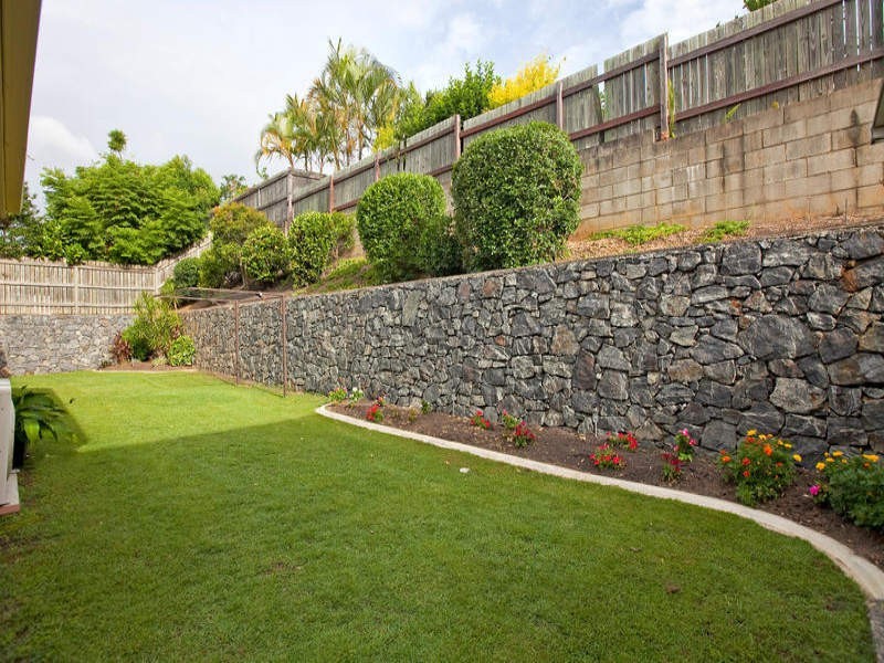 94 Donnington Street, Carindale QLD 4152