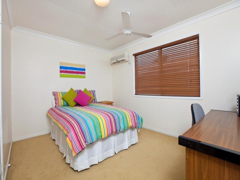 94 Donnington Street, Carindale QLD 4152