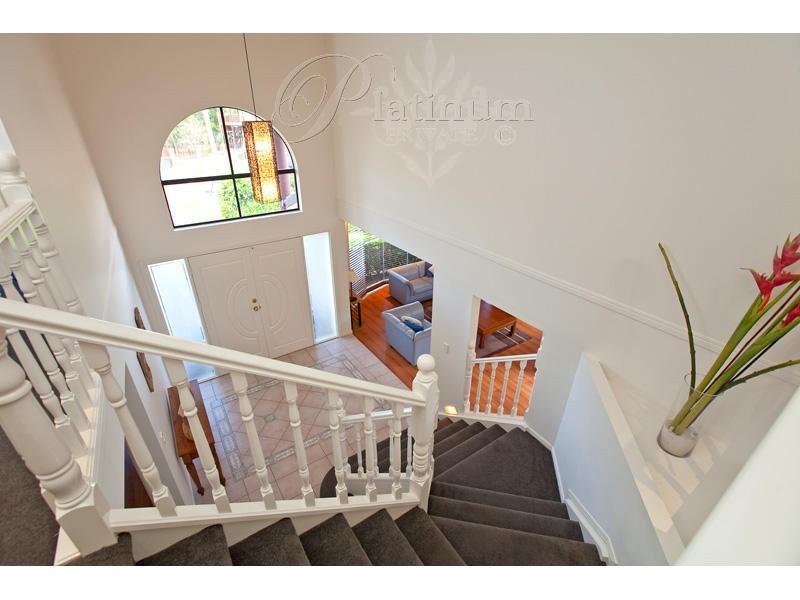 5 Duthie Court, Carindale QLD 4152