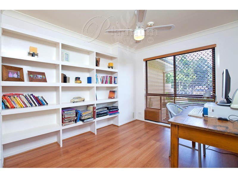 5 Duthie Court, Carindale QLD 4152