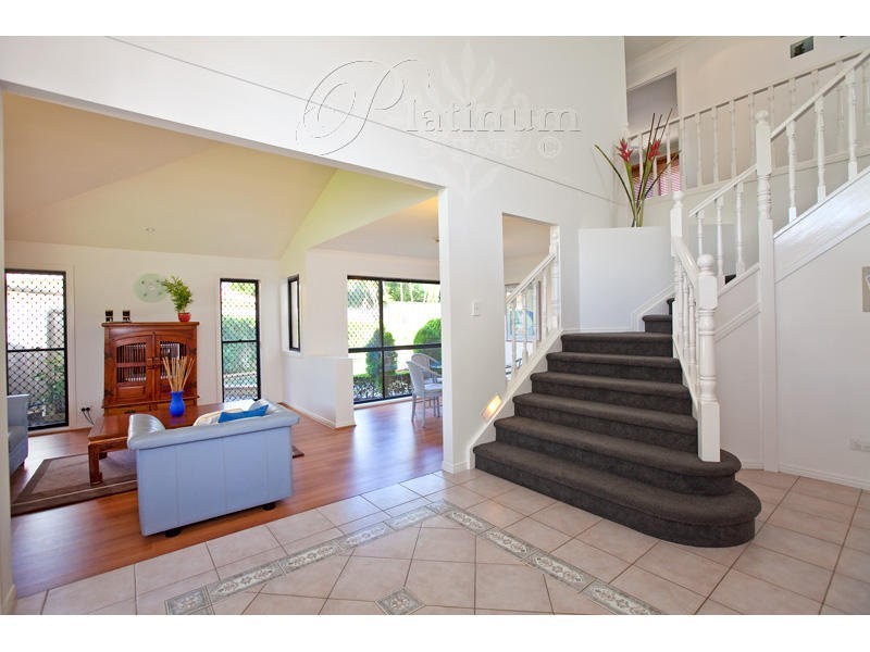 5 Duthie Court, Carindale QLD 4152