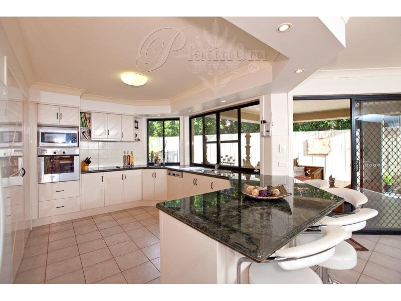 5 Duthie Court, Carindale QLD 4152