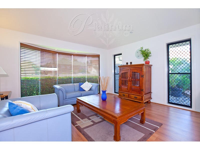 5 Duthie Court, Carindale QLD 4152