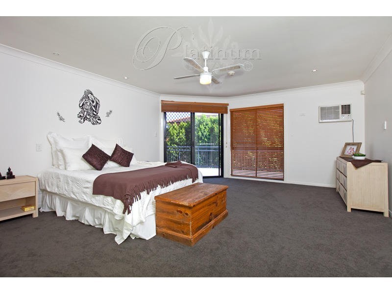 5 Duthie Court, Carindale QLD 4152