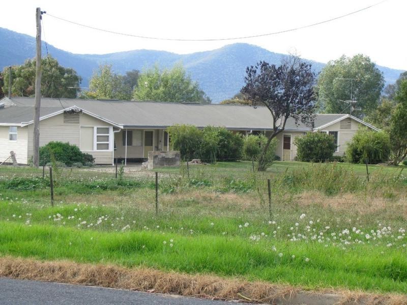 97 GORDON Crescent, Wakerley QLD 4154