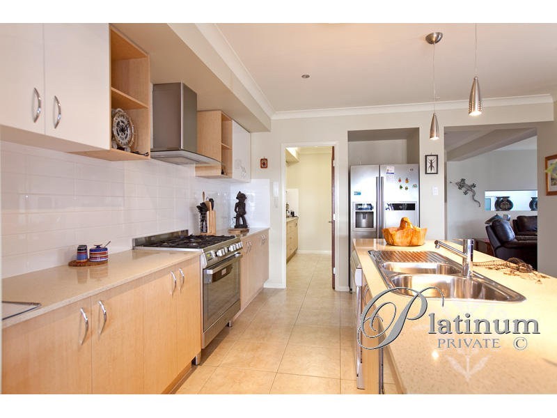 19 Blue Gum Place, Wakerley QLD 4154