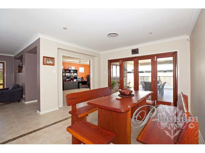 19 Blue Gum Place, Wakerley QLD 4154