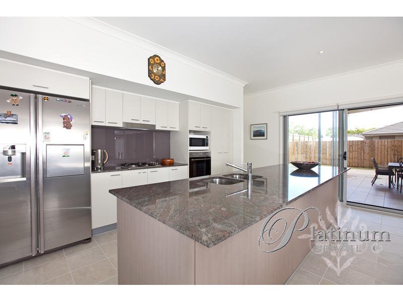 30 Brook Street, Wakerley QLD 4154