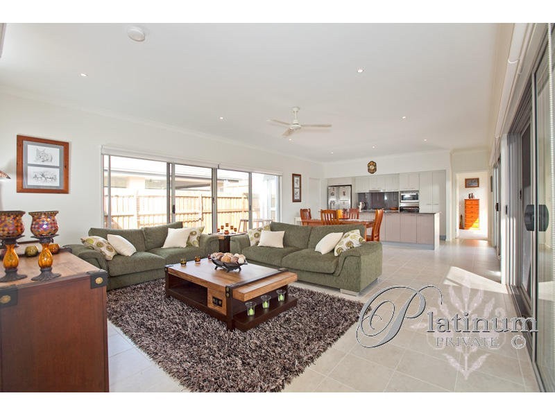 30 Brook Street, Wakerley QLD 4154