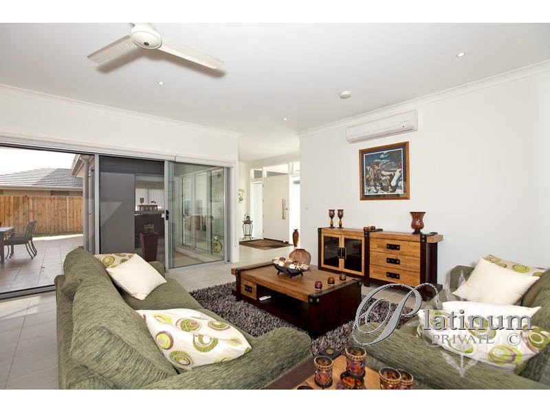 30 Brook Street, Wakerley QLD 4154