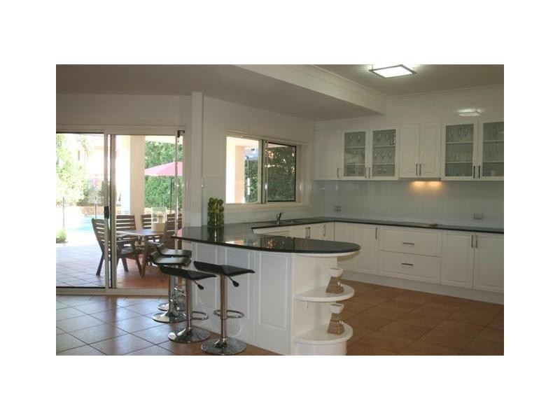 3 Duthie Court, Carindale QLD 4152