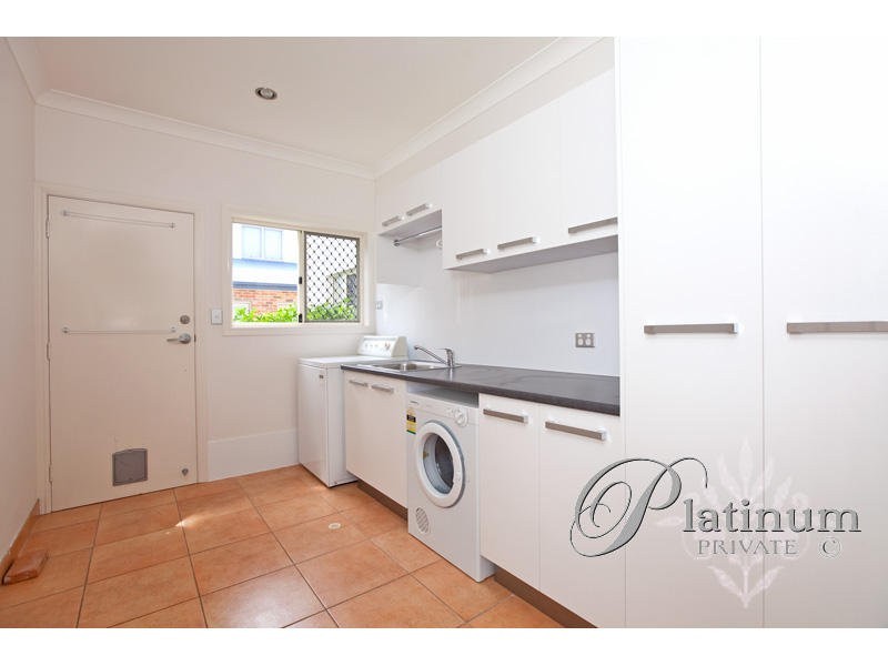 3 Duthie Court, Carindale QLD 4152