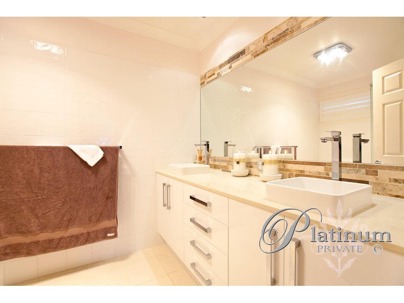 3 Duthie Court, Carindale QLD 4152