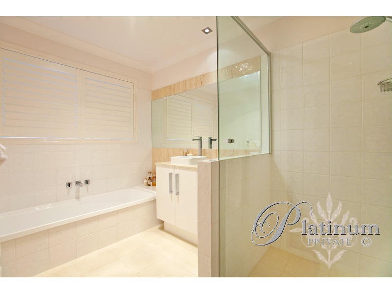 3 Duthie Court, Carindale QLD 4152
