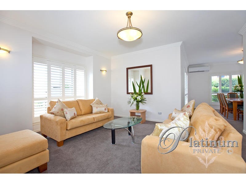 3 Duthie Court, Carindale QLD 4152