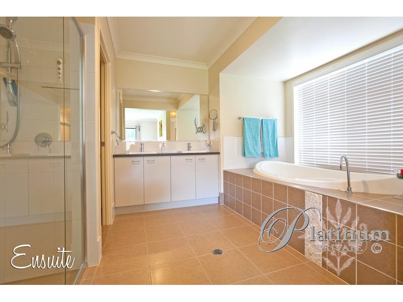 75 Red Gum Crescent, Wakerley QLD 4154