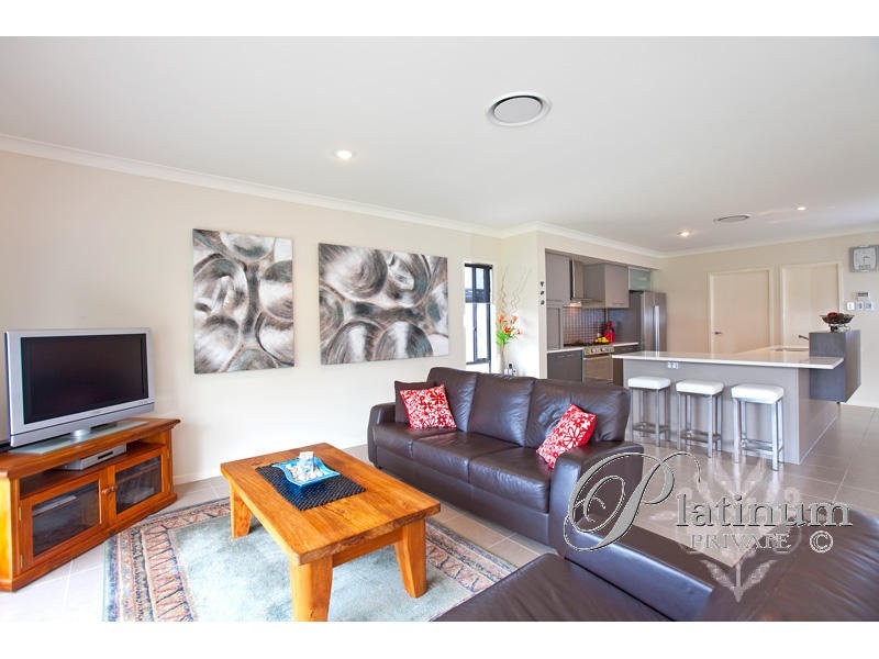 75 Red Gum Crescent, Wakerley QLD 4154