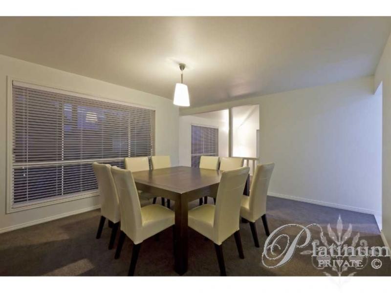 43 Eromanga Street, Carindale QLD 4152