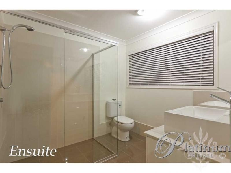 43 Eromanga Street, Carindale QLD 4152