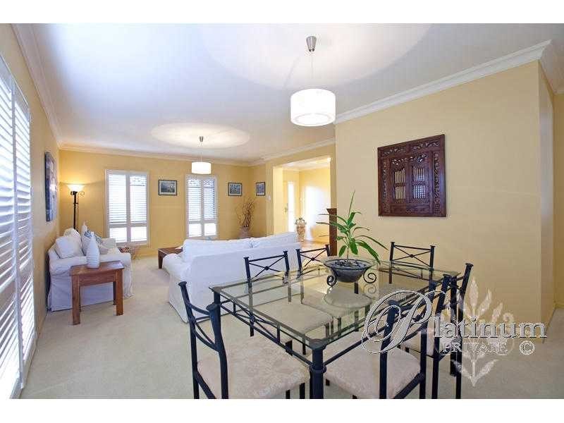 53 Kenilworth Place, Carindale QLD 4152