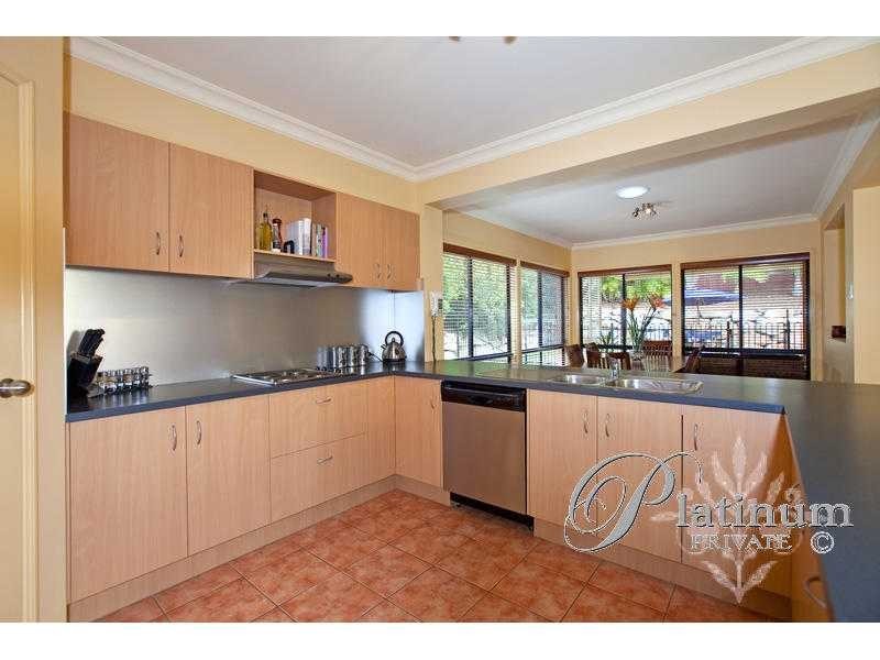 53 Kenilworth Place, Carindale QLD 4152