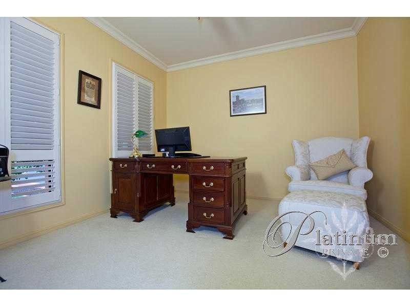 53 Kenilworth Place, Carindale QLD 4152