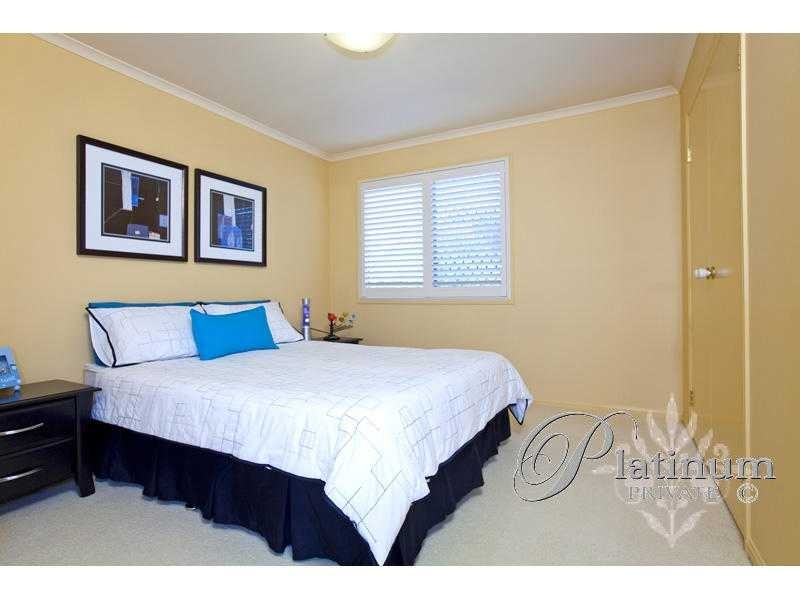 53 Kenilworth Place, Carindale QLD 4152