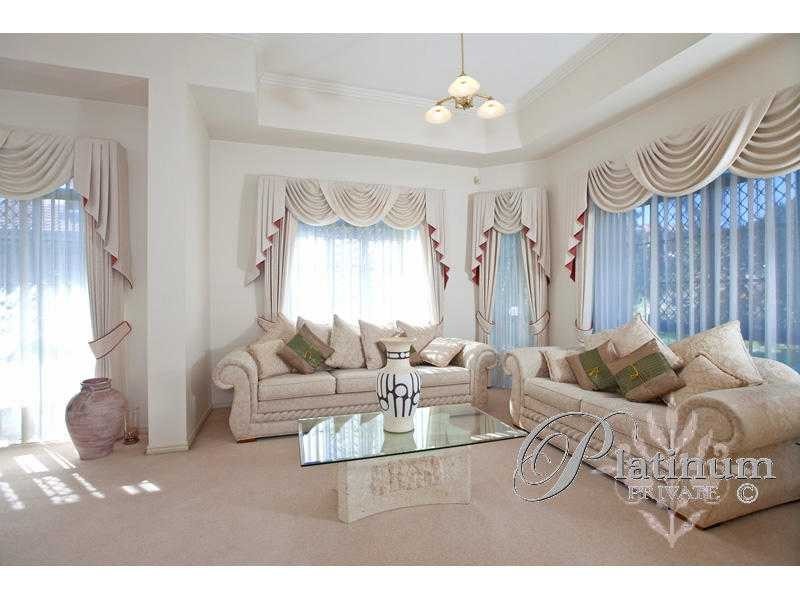 6 Pinehurst Place, Carindale QLD 4152