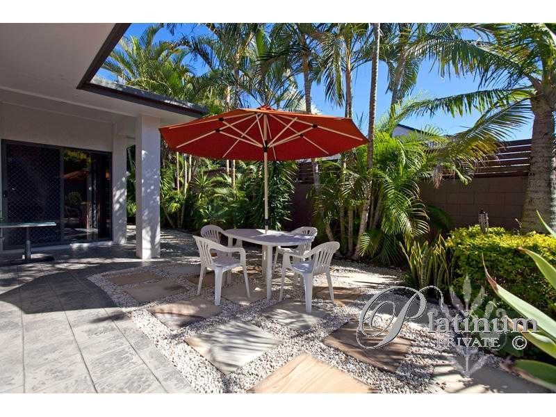 6 Pinehurst Place, Carindale QLD 4152