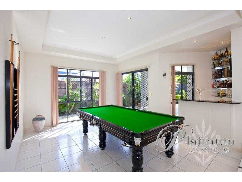 6 Pinehurst Place, Carindale QLD 4152