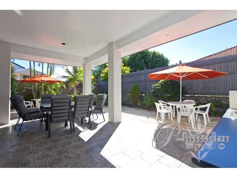 6 Pinehurst Place, Carindale QLD 4152