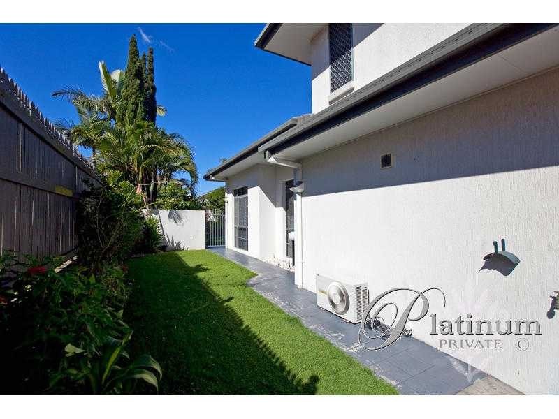 6 Pinehurst Place, Carindale QLD 4152