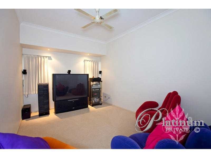 6 Pinehurst Place, Carindale QLD 4152