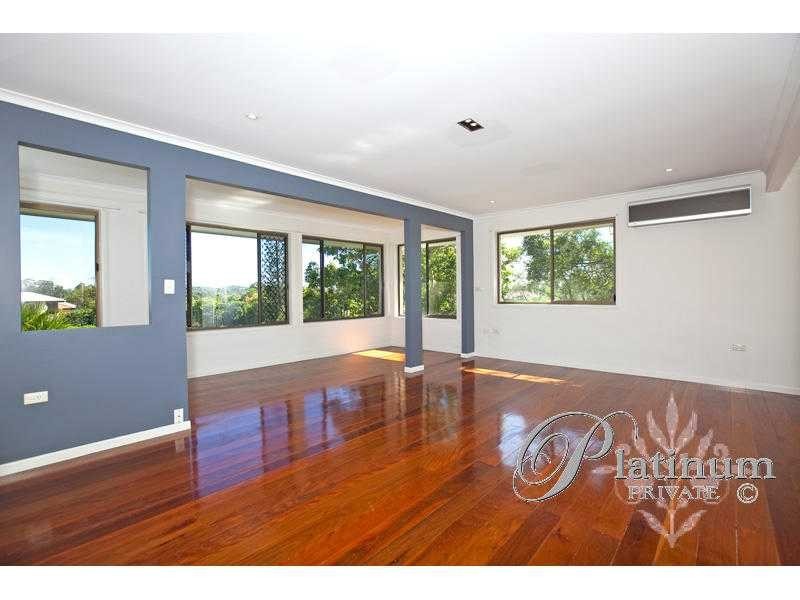 6 Lindisfarne Street, Carindale QLD 4152