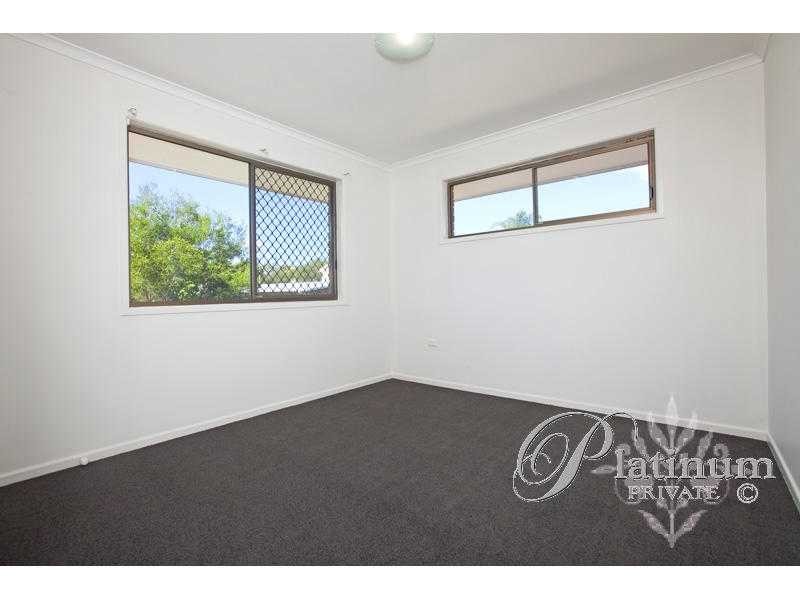 6 Lindisfarne Street, Carindale QLD 4152